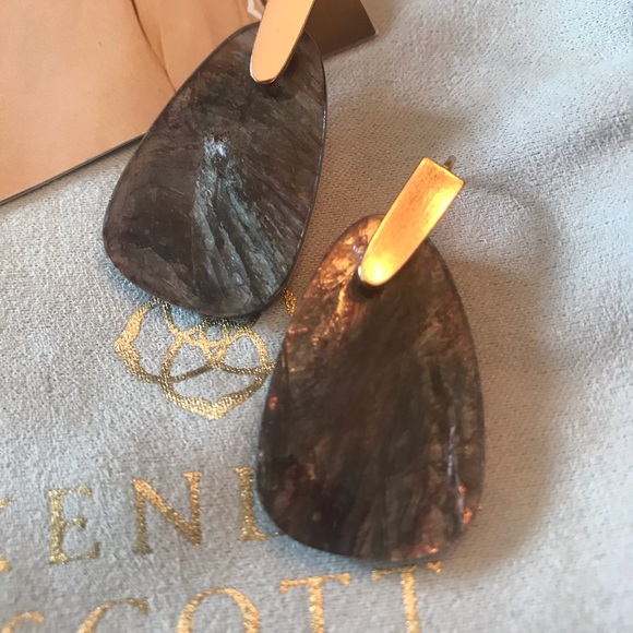 Gorgeous KendraScott Earrings - Picture 2 of 2